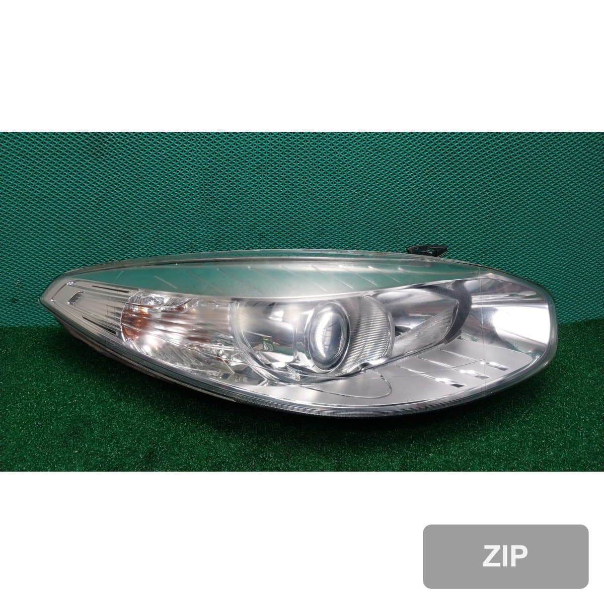 Renault Samsung SM3 2014 — фара правая (ксенон) 260109343R