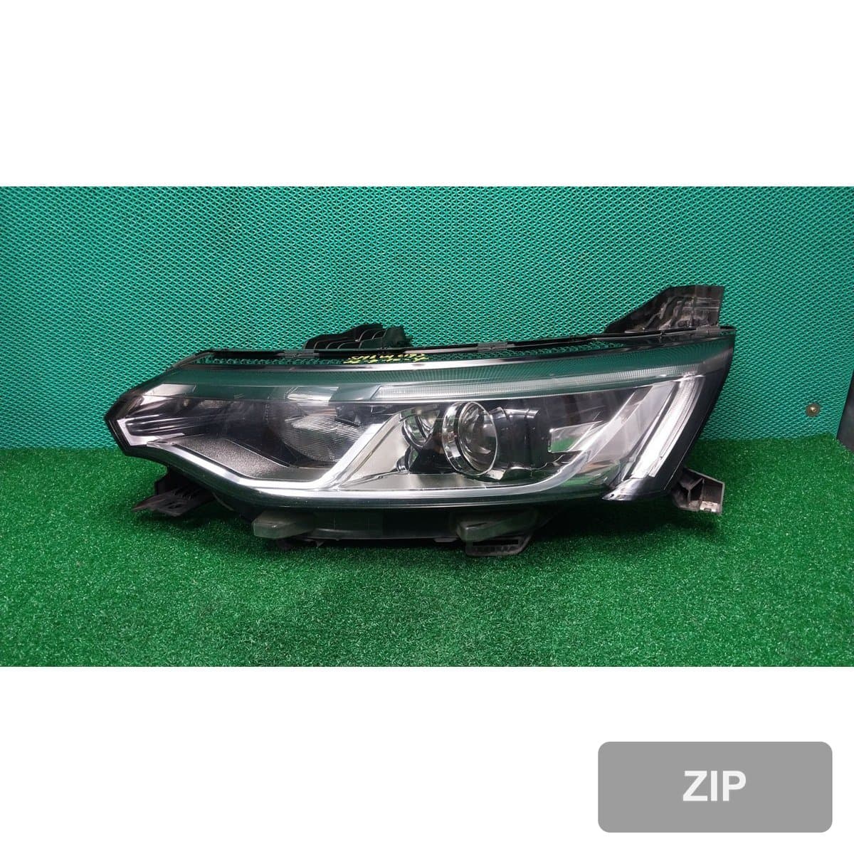 Renault Samsung SM6 2019 — фара левая (водителя) 260609307R