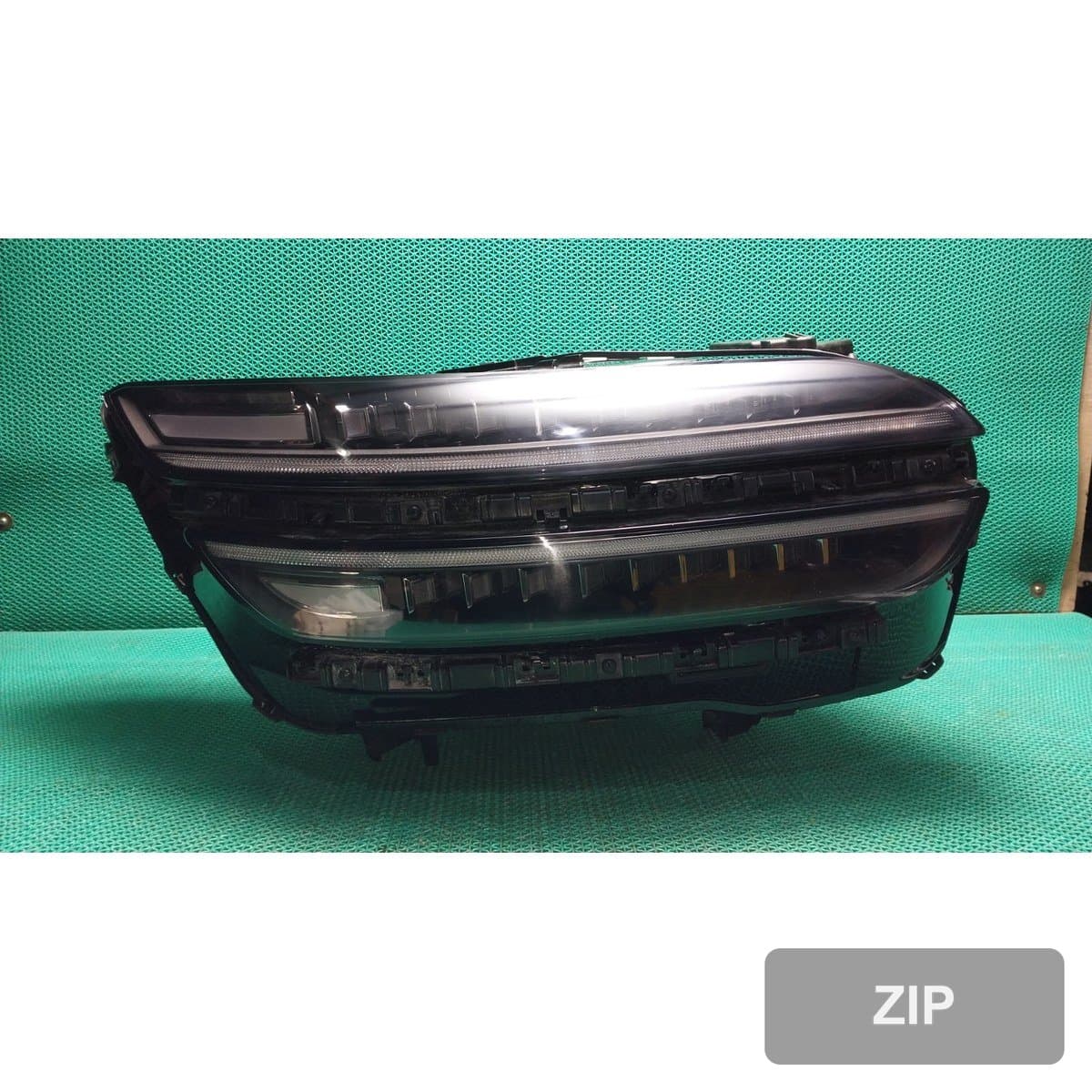 Genesis GV70 2021 — фара правая (ксенон) 92102AR