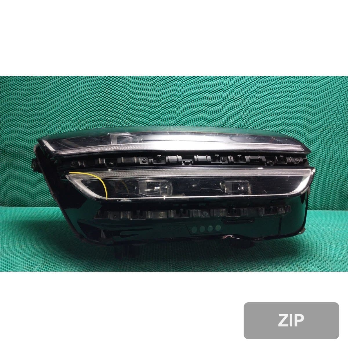 Genesis GV70 2023 — фара правая