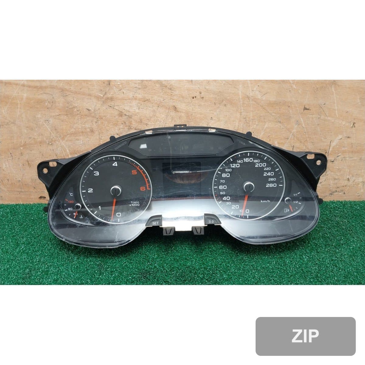 Audi A4 30 TDI 2015 — панель приборов 8K0920932