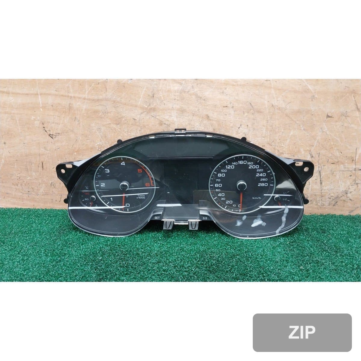 Audi A4 2014 2.0 TDI — комбинация приборов 8K0920932