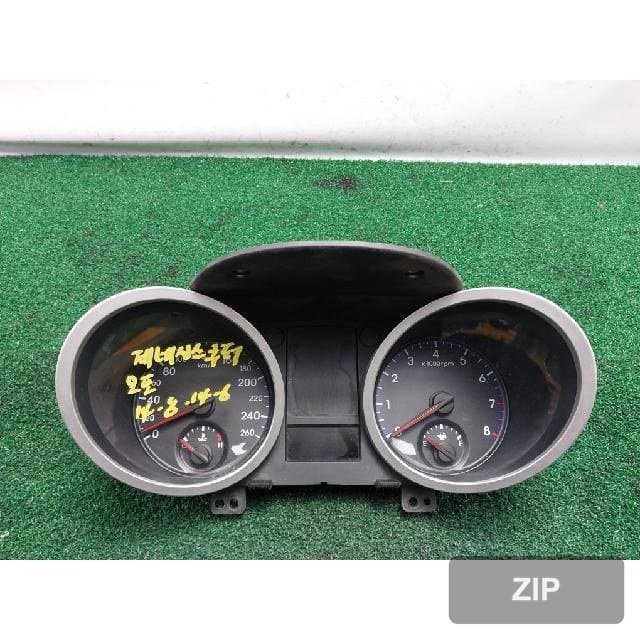 Hyundai Genesis Coupe 2011 — панель приборов 94003-2M000