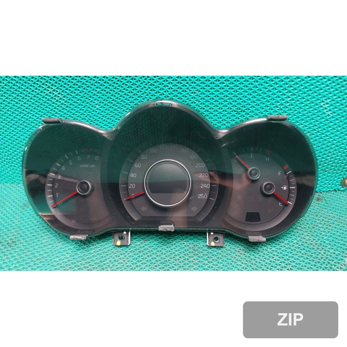 Kia K5 2015 — панель приборов 940332T081