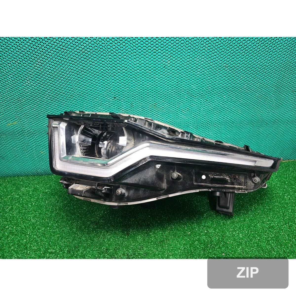 KG Mobility Torres 1.5 2WD T5 2024 — фара левая