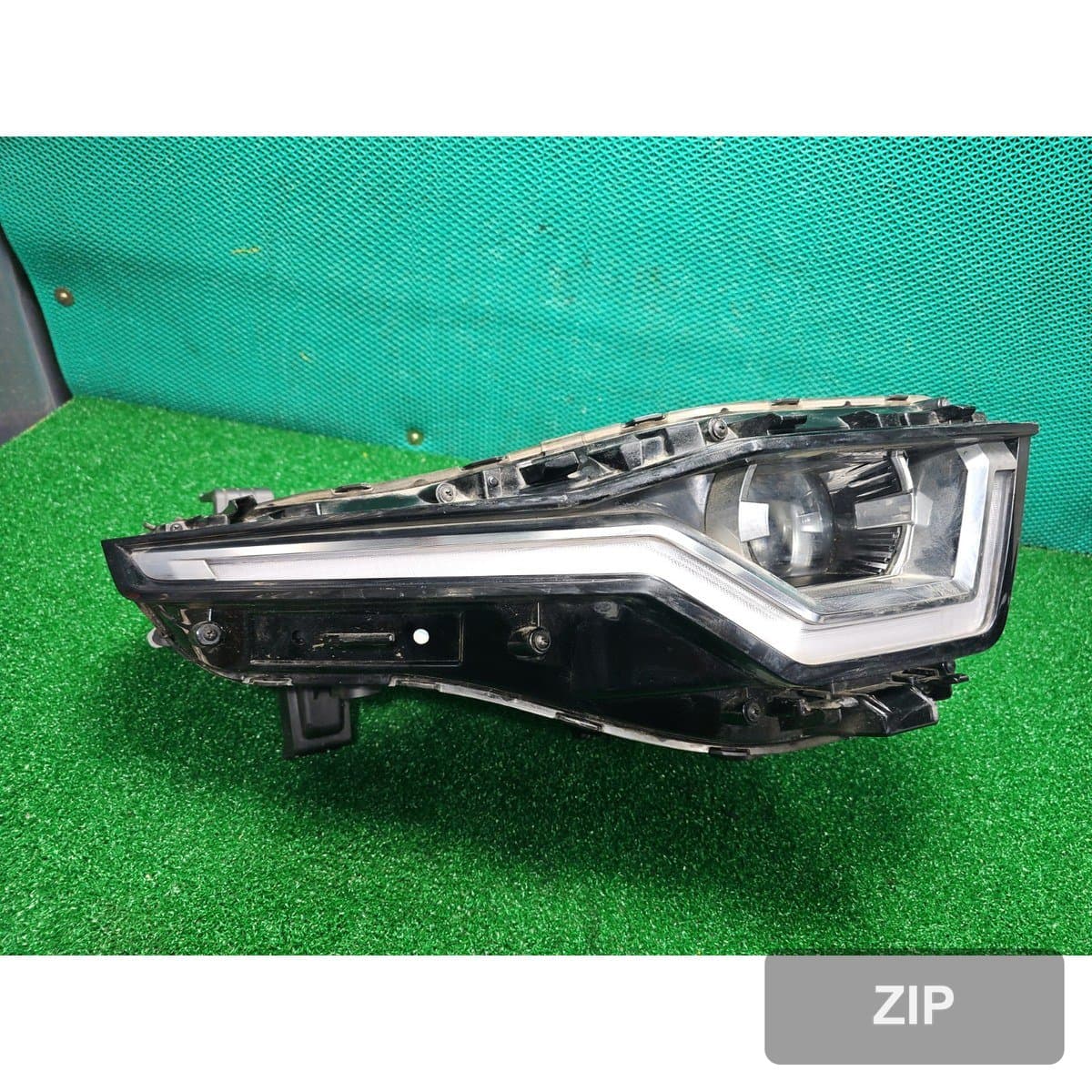 KG모빌리티(쌍용) Torres 1.5 2WD T5 2024 — фара правая