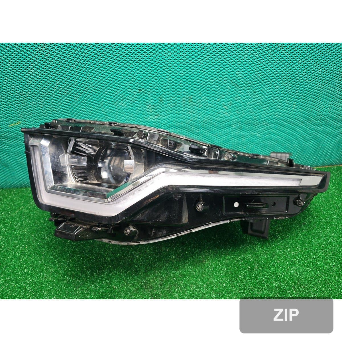 KG Mobility Torres 1.5 2WD T5 2024 — фара левая