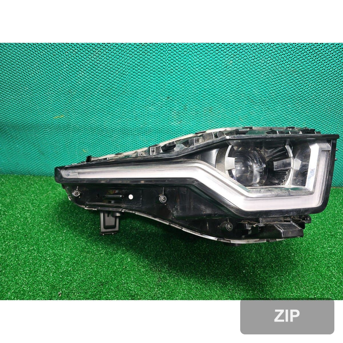 KG모빌리티 Torres 1.5 2WD T5 2024 — фара правая