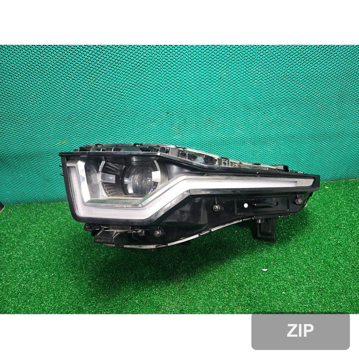 KG Mobility Torres 1.5 2WD T5 2024 — фара левая