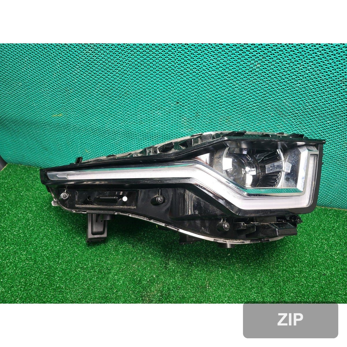 KG모빌리티 Torres 1.5 2WD T5 2024 — фара правая