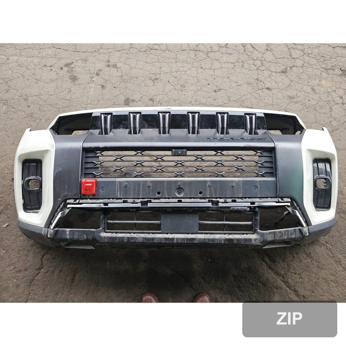 KG모빌리티 Torres 1.5 2WD T5 2023 — передний бампер