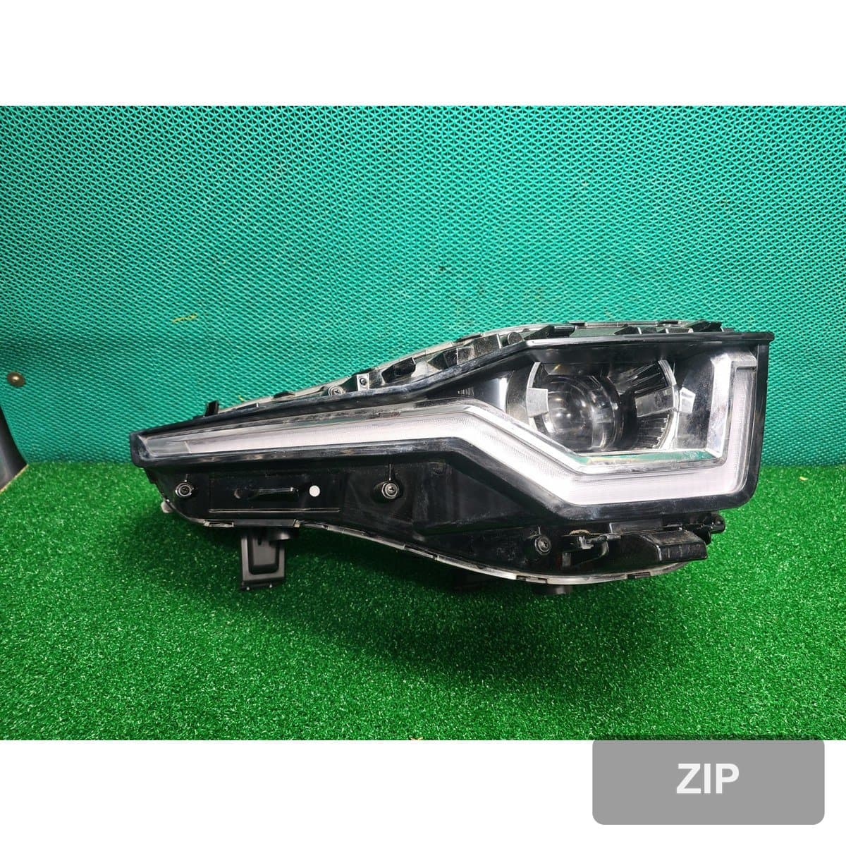 KG모빌리티(쌍용) Torres 1.5 2WD T5 2023 — фара правая