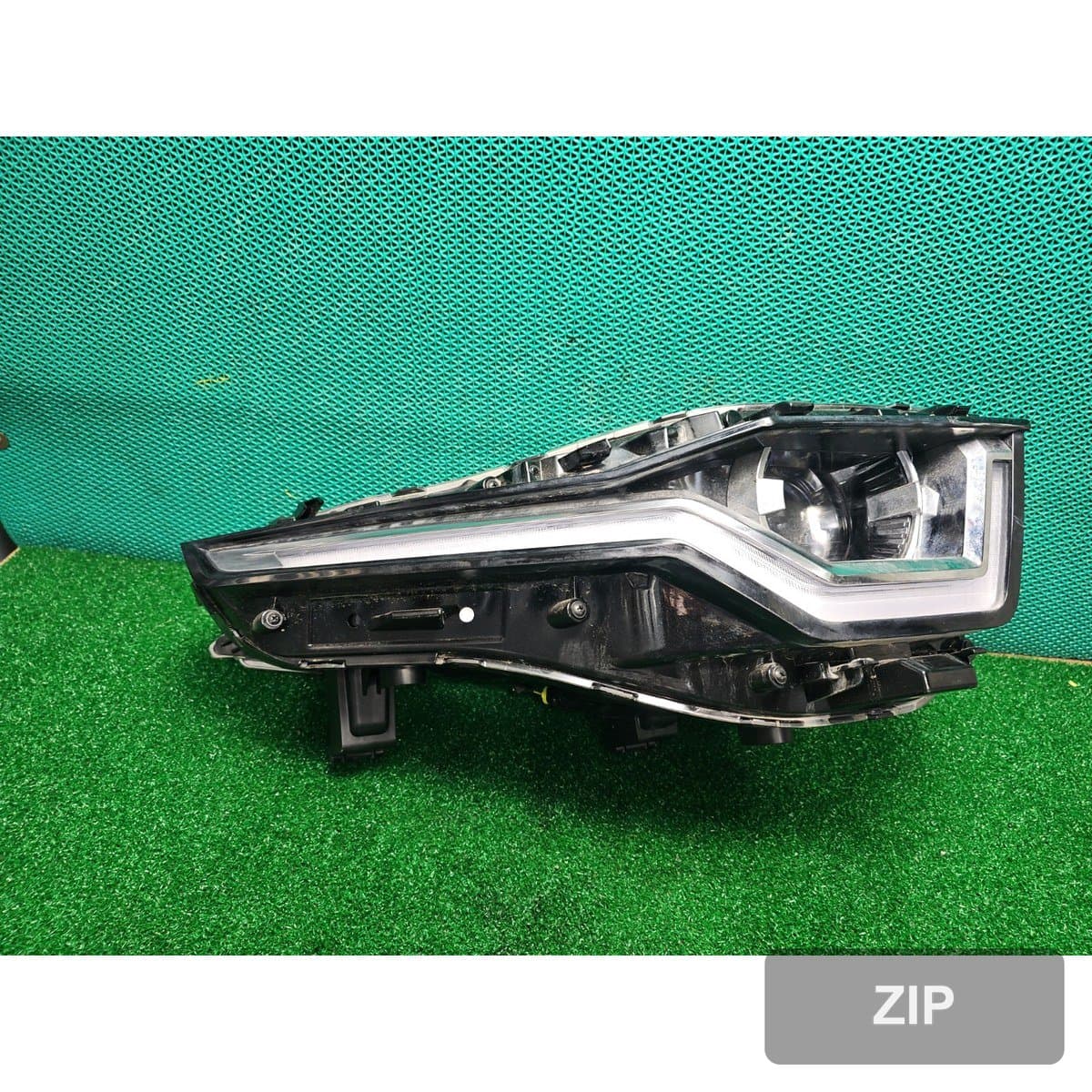 KG Mobility Torres 1.5 2WD T5 2024 — фара правая (ксеноновая)