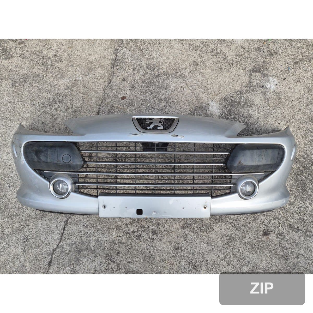 Peugeot 307 2006 — передний бампер 9653345477