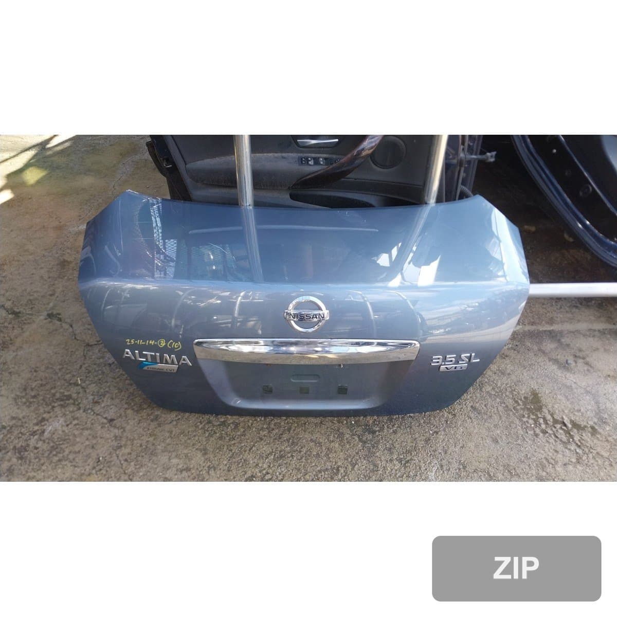 Nissan Altima 2.5 2010 — крышка багажника