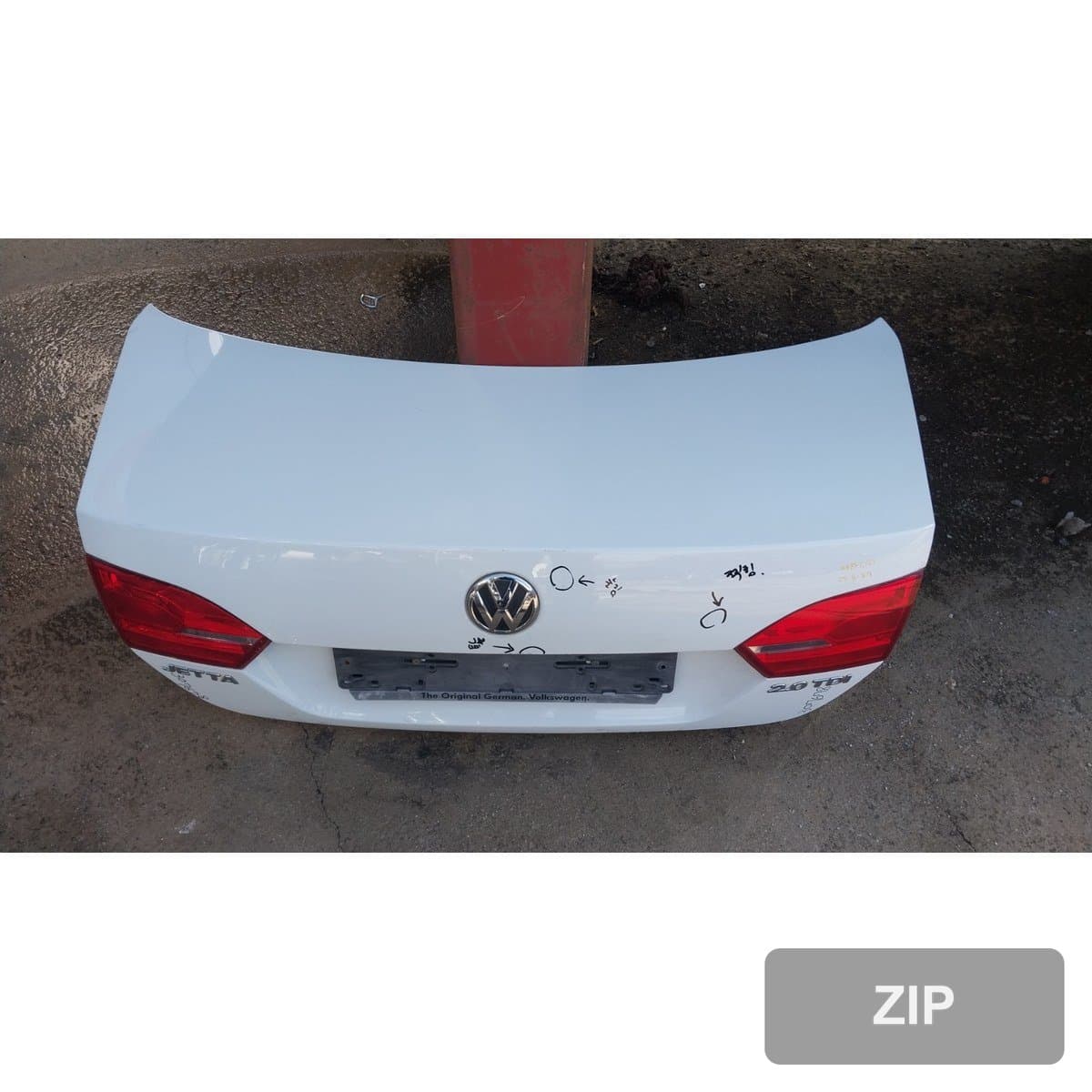 Volkswagen Jetta 2.0 TDI 2014 — крышка багажника