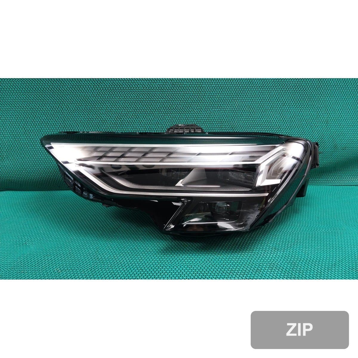 Audi 40 TFSI 2025 — фара левая (водительская сторона) 8Y0941033D