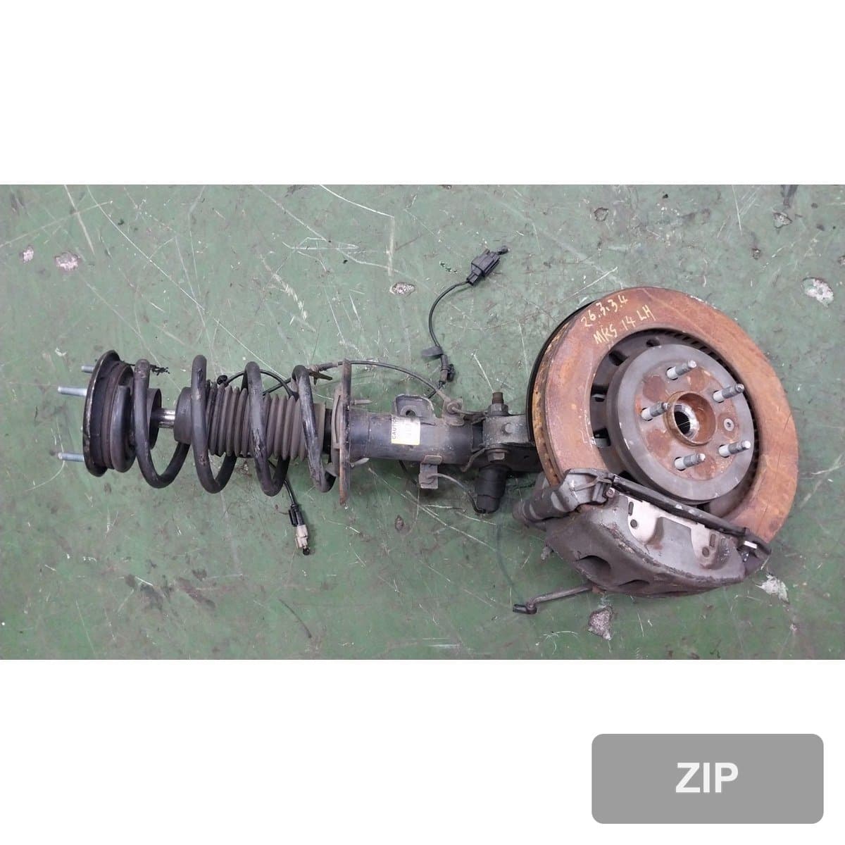 Передний поворотный кулак левый DE9Z3K186A