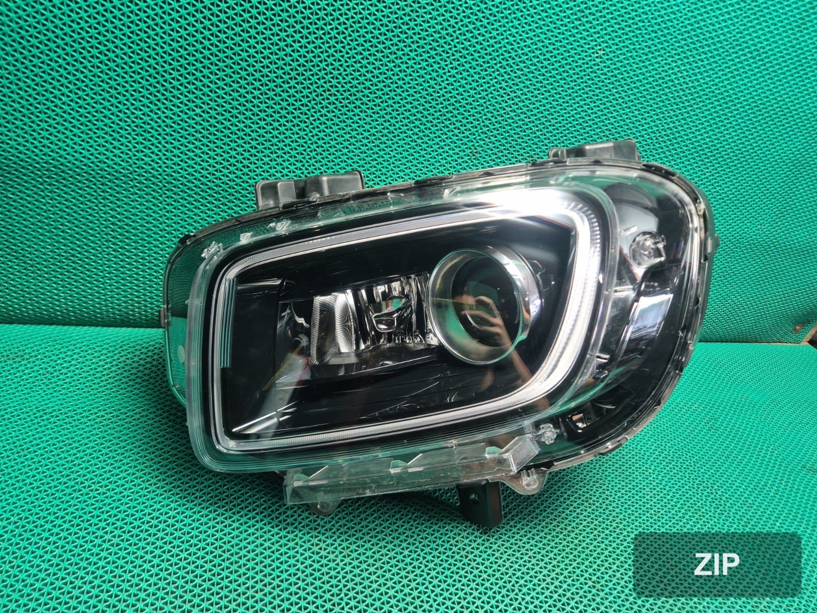 Фара передняя левая