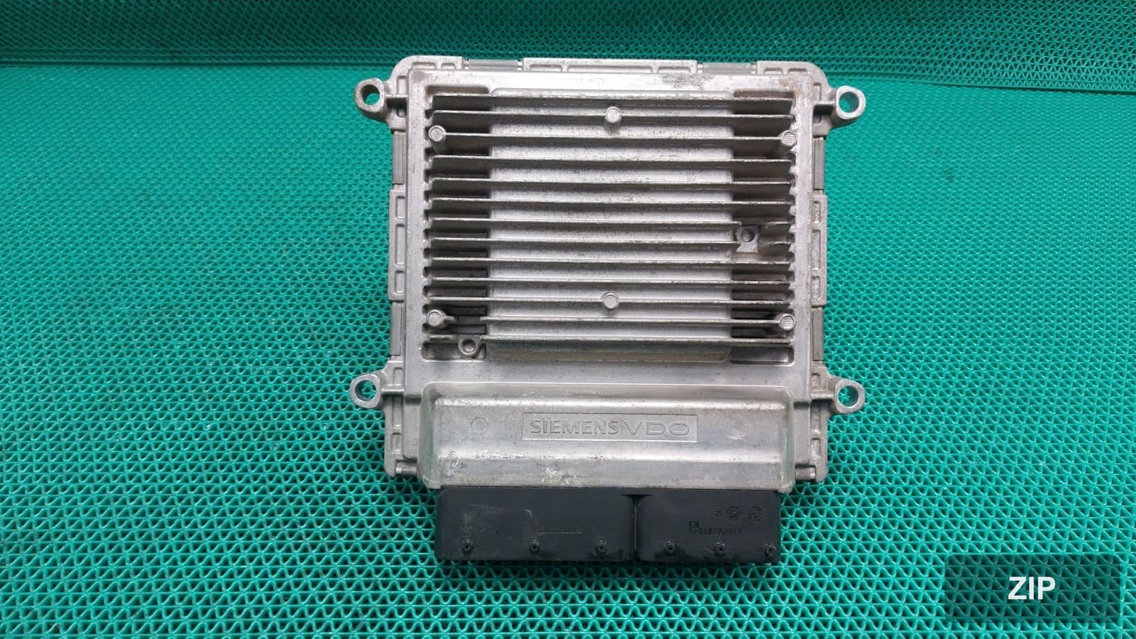 Блок управления двигателем ECU