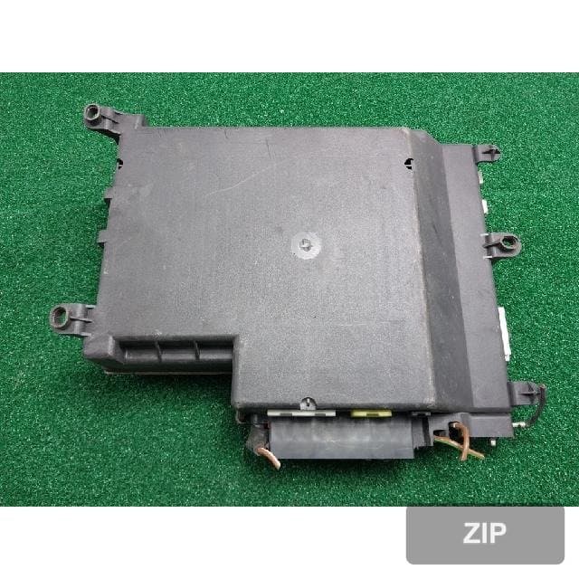 Блок предохранителей моторного отсека