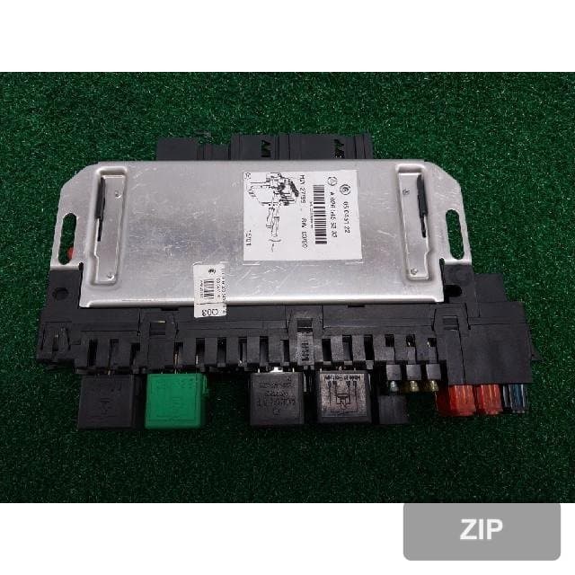 Блок предохранителей салонный