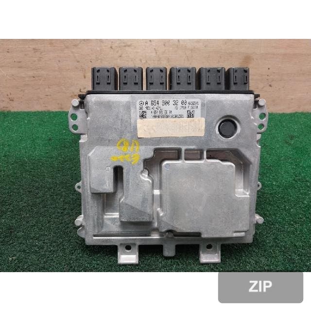 Блок управления двигателем ECU
