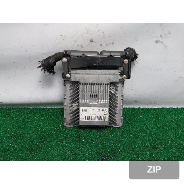 Блок управления двигателем ECU