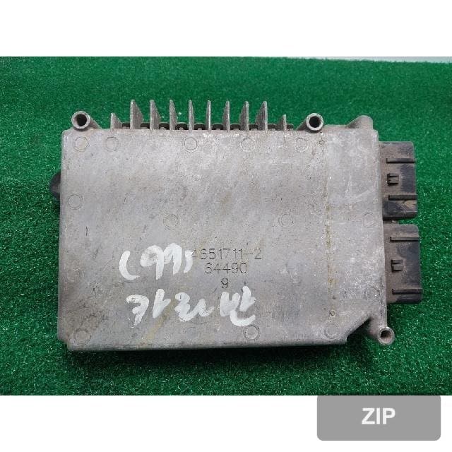 Блок управления двигателем ECU 04727201AG