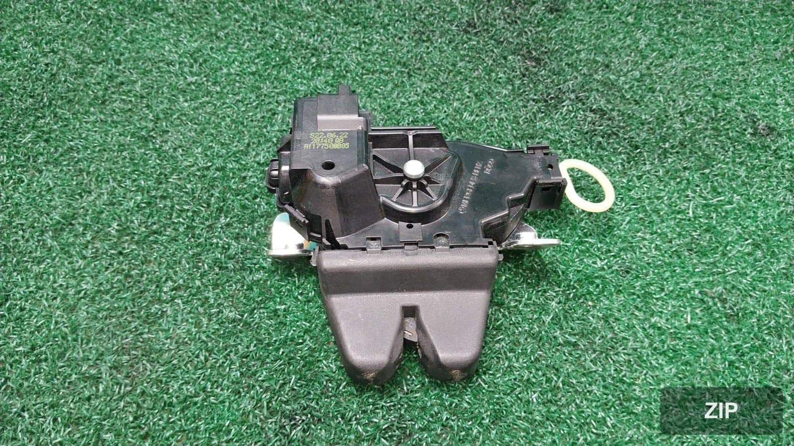 Замок багажника