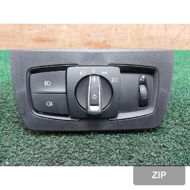 Кнопки и переключатели BMW 320d 2018, OEM 684751201