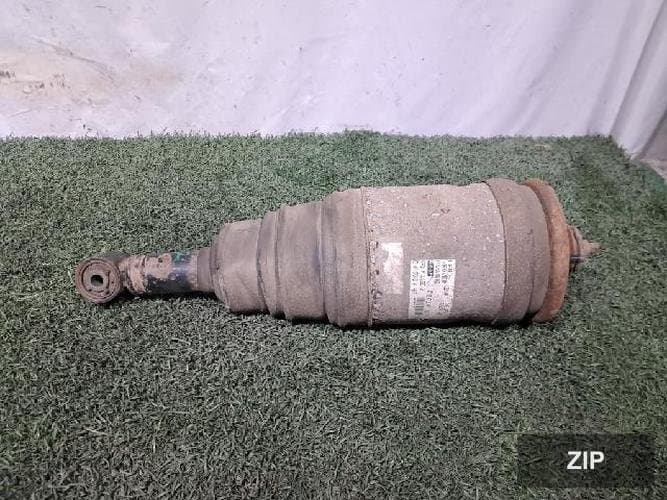 Амортизатор задний правый