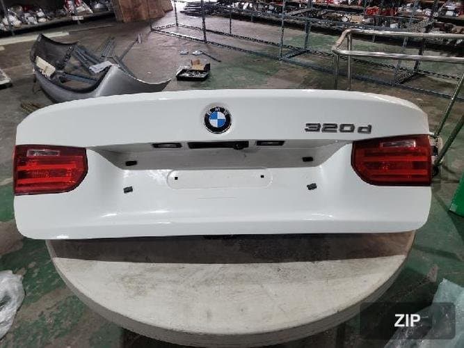 BMW 3 Series 2015 — крышка багажника
