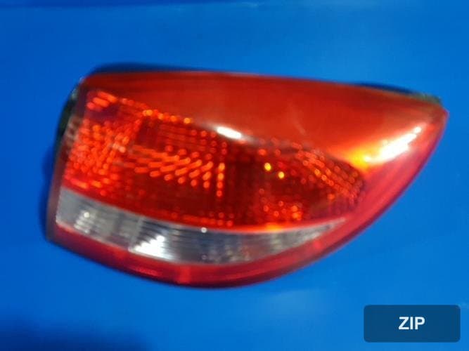 Kia Rio 2003 — фонарь задний правый 92402FD000