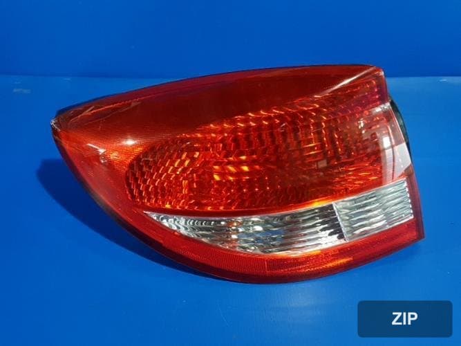 Kia Rio 2003 — фонарь задний левый