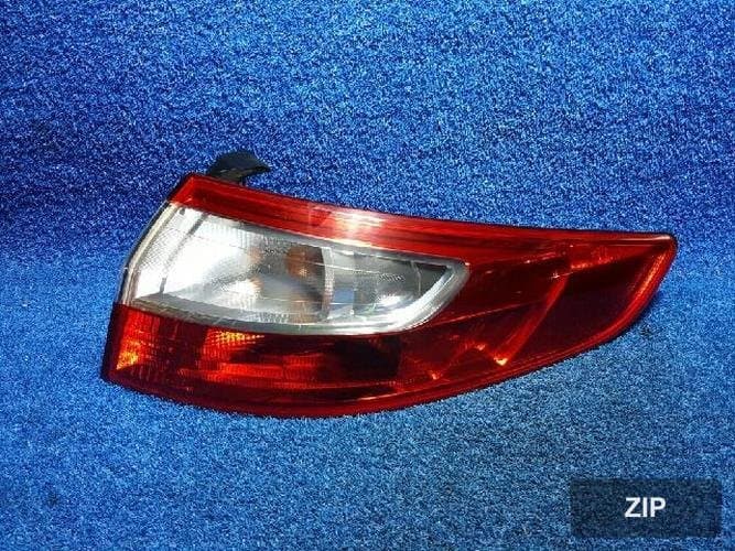 Renault SM3 2010 — фонарь задний правый (наружный)