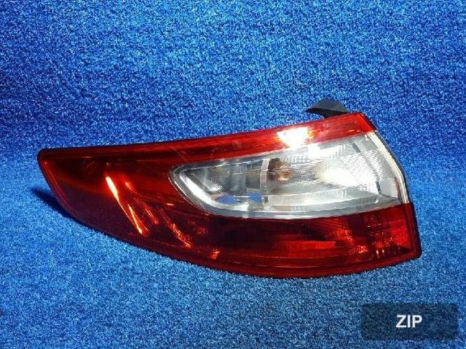 Renault SM3 2010 — задний фонарь левый наружный 265550016R
