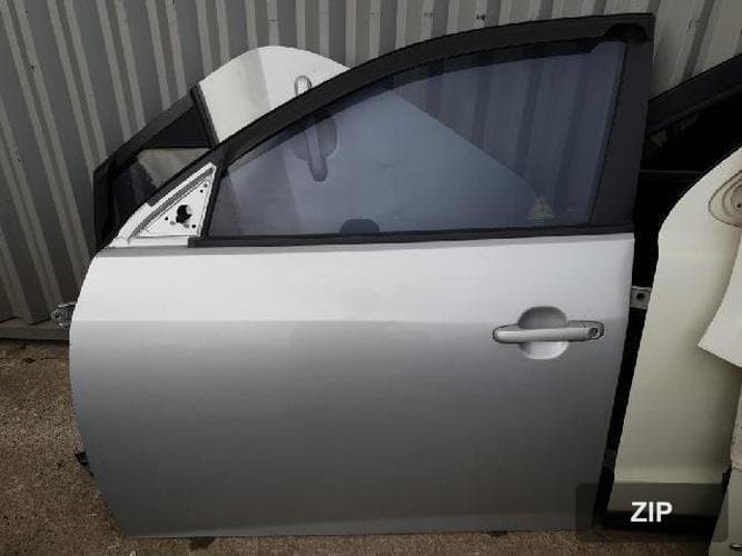 Hyundai Avante 2010 — передняя дверь левая