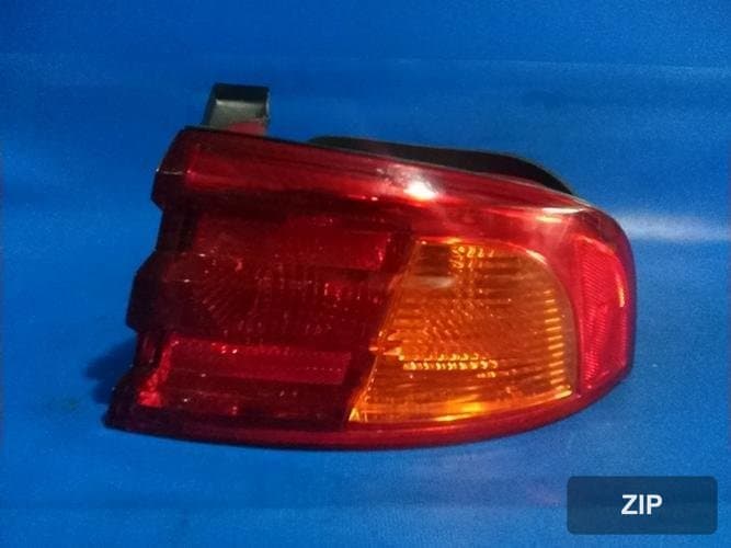 Kia Optima 2004 — фонарь задний правый (наружный) 924213C000
