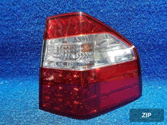 Kia Mohave 2008 — фонарь задний правый наружный 92402 2J100