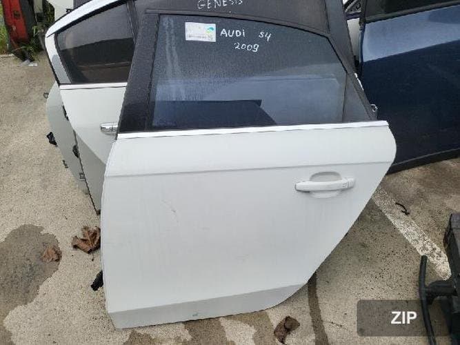 Audi A4 2009 — дверь задняя левая