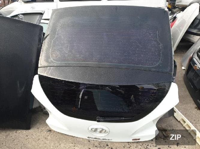Hyundai Veloster 2013 — крышка багажника 737002V012