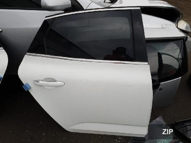 Renault SM6 2017 — задняя дверь правая