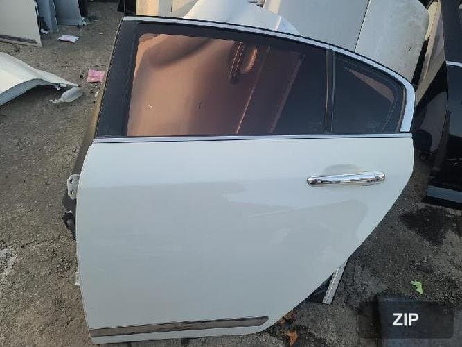 Hyundai Genesis 2009 — дверь задняя левая 770033M000