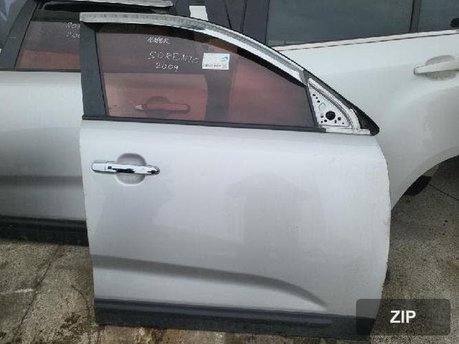 Kia Sorento 2009 — передняя дверь правая