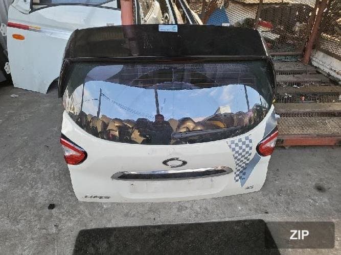 Renault QM3 2015 — крышка багажника