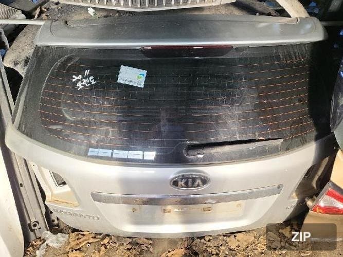 Kia Sorento 2011 — крышка багажника