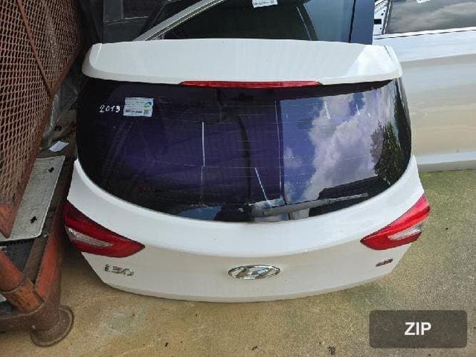 Hyundai i30 2014 — крышка багажника