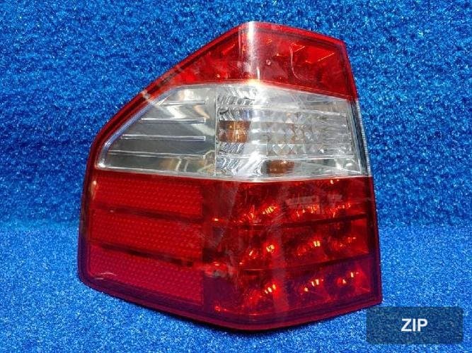 Kia Mohave 2012 — фонарь задний левый наружный 92401 2J101 2