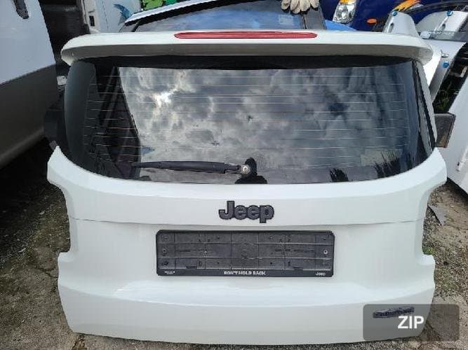 Jeep Renegade 2015 — крышка багажника
